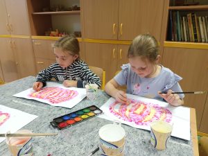 ŠD Děti malují podzimní dýně – výtvarný kroužek