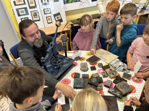 Knihoznačky/EXLIBRIS a 2. třídy – workshopy s besedami