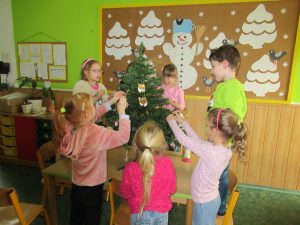 ŠD Když „Sluníčka“ zdobí stromeček – II. oddělení