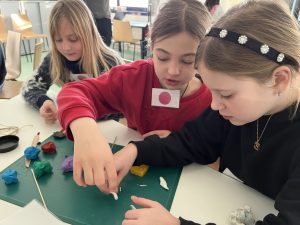 4.B – Rozhýbej svět