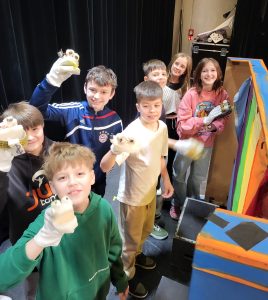 Mapet je ukecaná loutka – 5.A