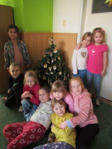 ŠD Když „Sluníčka“ zdobí stromeček – II. oddělení