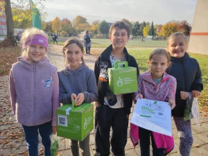 Kolíčkový den na naší škole: Když zelený kolíček spojuje a pomáhá